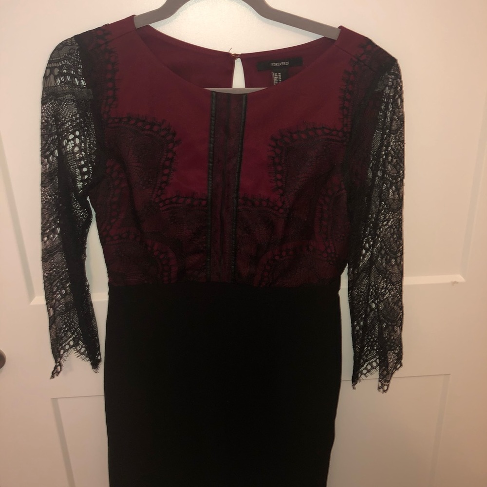FOREVER21 QUARTER-SLEEVE LACE DRESS